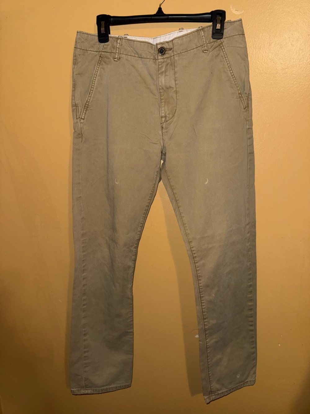 Levi's tan chino pants, Size 32" #chinos #menswear